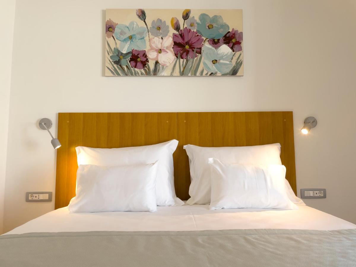 Beach Residences Caroline Hvar Town Exterior photo